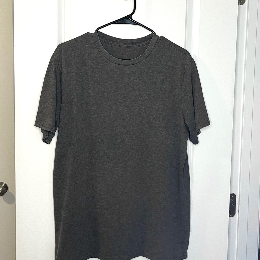 Men's Gray T-Shirt Size: L